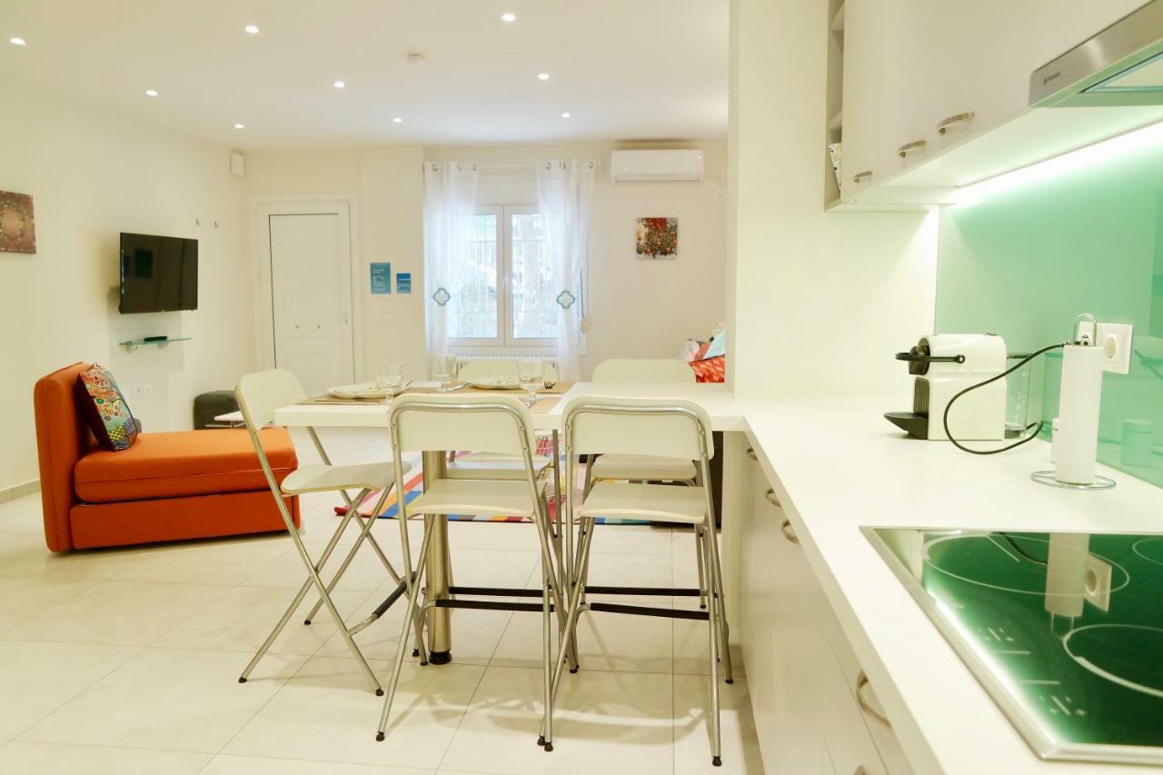 Design Apartment In The City Of Athena Bagian luar foto